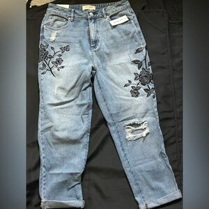 PacSun Black Rose Embroidered Distressed Women's Mom Denim Jeans SZ 29 Brand New